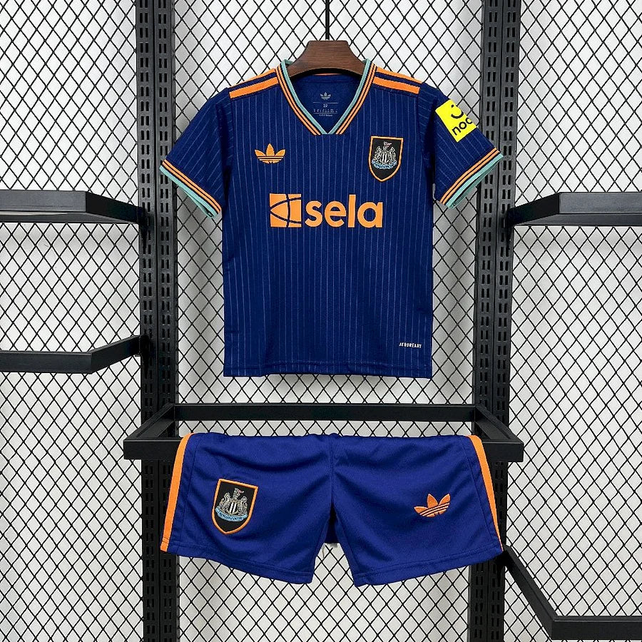 Kit Enfant foot Newcastle 
2025-2026