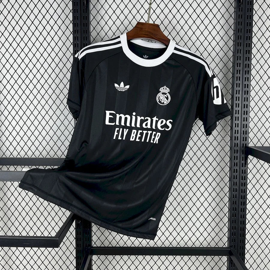 Maillot foot entraînement Real Madrid 
2025-2026