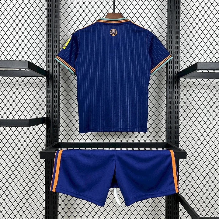 Kit Enfant foot Newcastle 
2025-2026