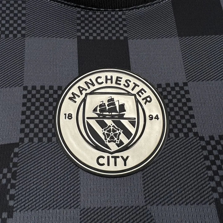Maillot foot concept Louis Vuitton Manchester City 2024-2025