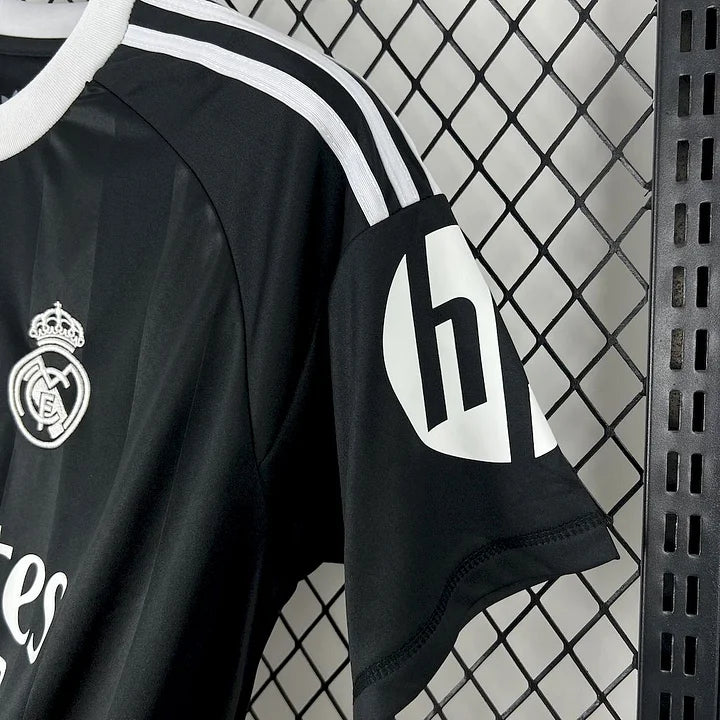 Maillot foot entraînement Real Madrid 
2025-2026