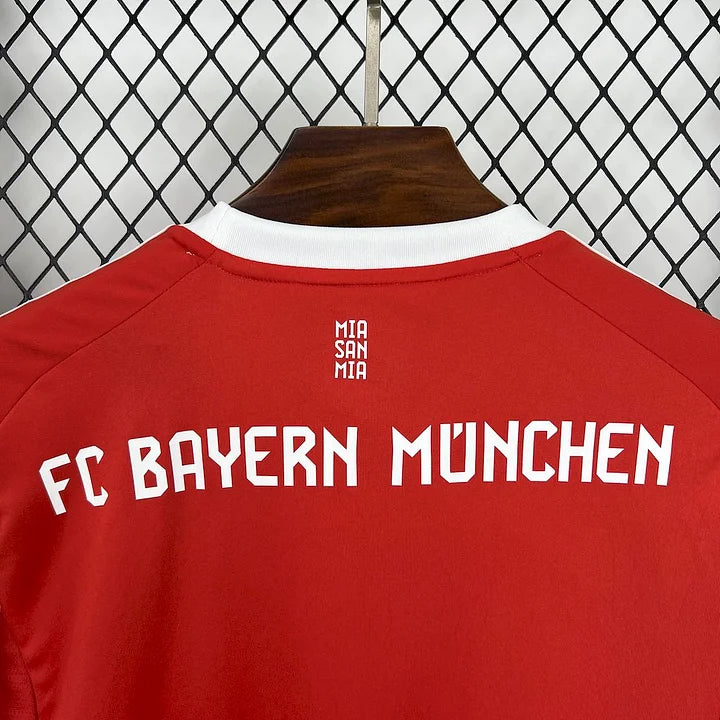 Maillot foot domicile Bayern Munich 2025-2026