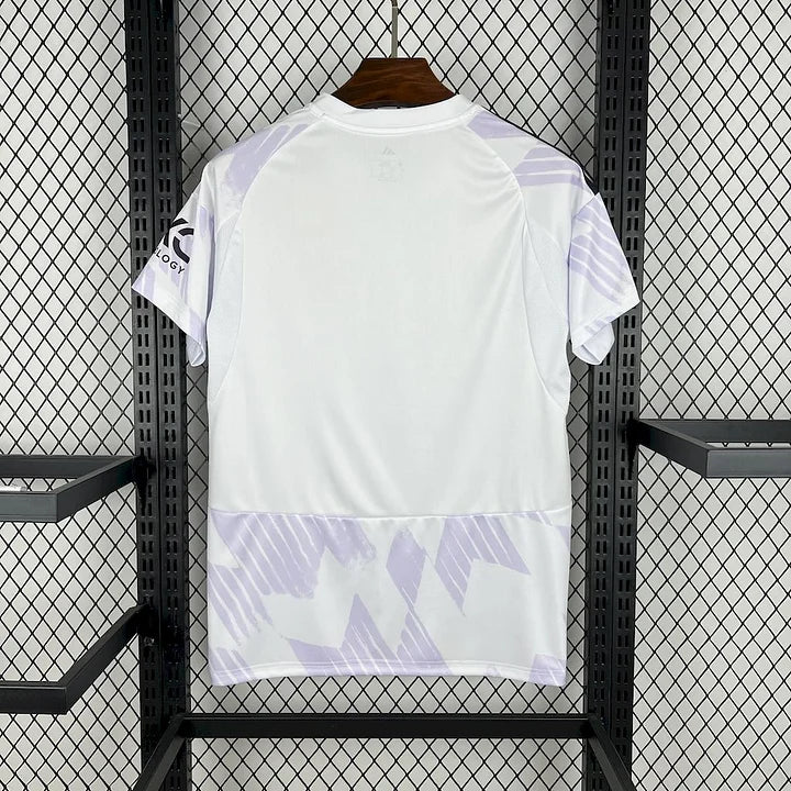 Maillot foot extérieur 
Manchester United 2025-2026
