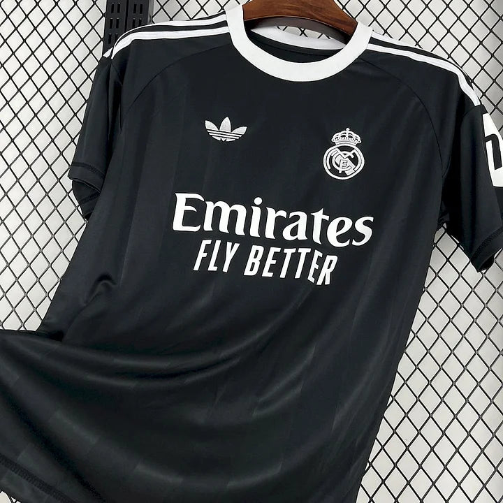Maillot foot entraînement Real Madrid 
2025-2026